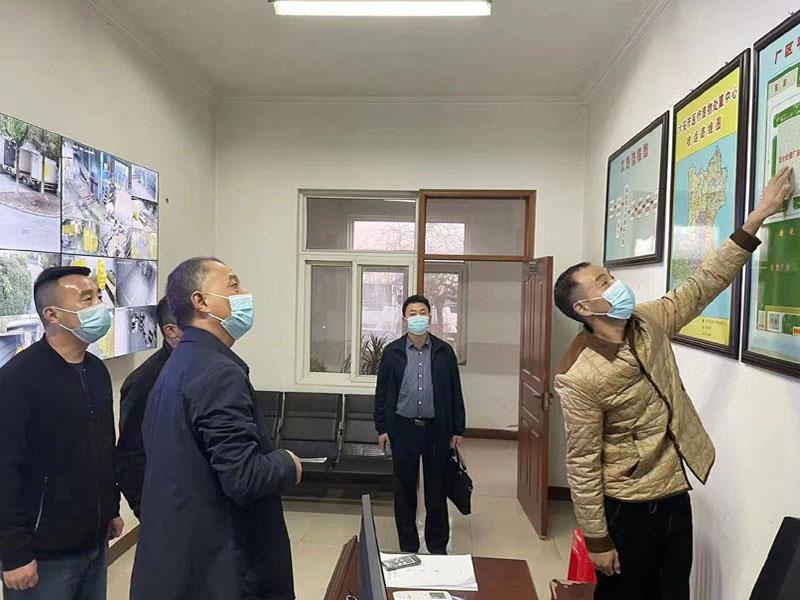 荣扎厚调研医疗处置中心.jpg